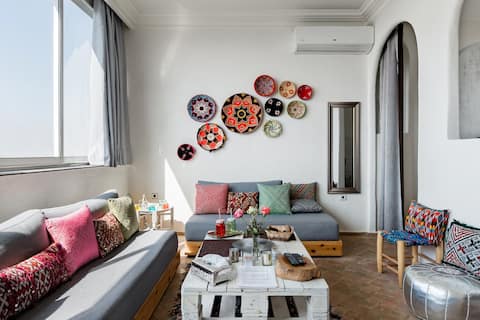 Charming & Chic Studio With a Nice View