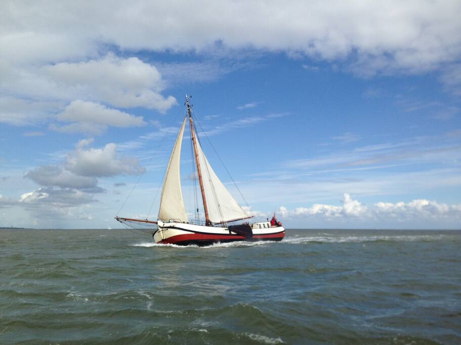 The Eendracht under sail