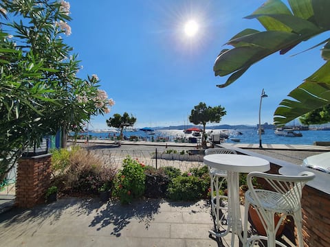 BEACHFRONT HOUSE IN THE CENTER OF BODRUM