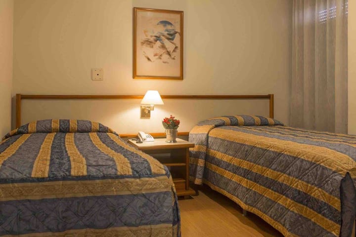 เตียงเดี่ยว 2 เตียง 