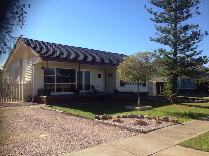 Stawell Home with a View. Sunset Heights. Houses for Rent in Stawell
