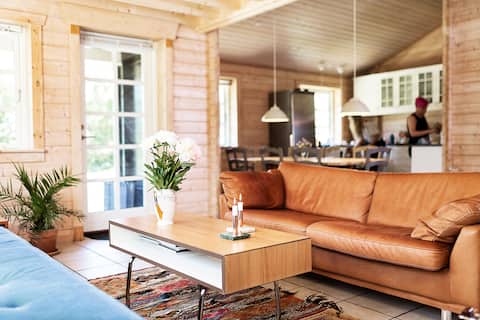 Large and charming house close to the beach