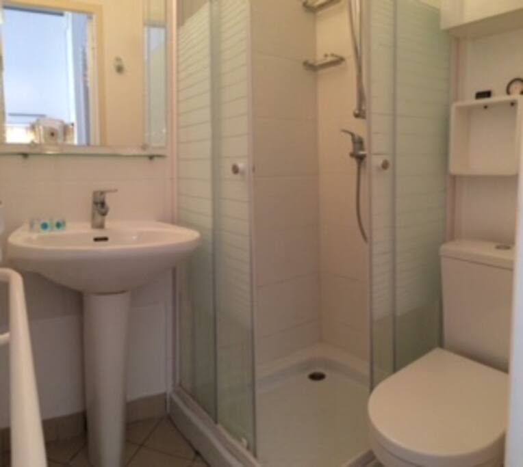 petite salle d'eau refaite à neuf