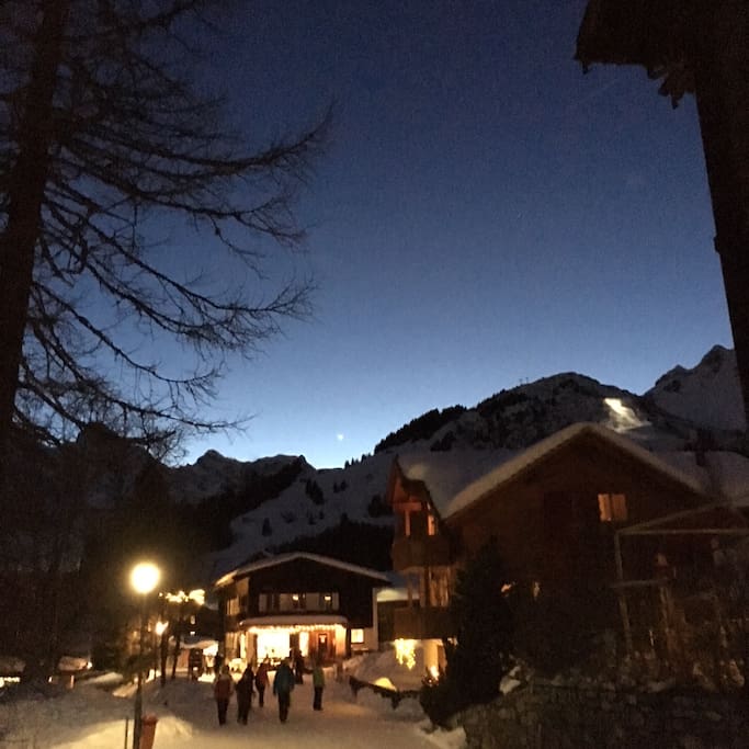 Mürren by Night