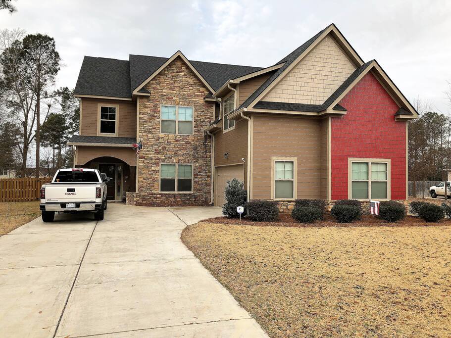 Plenty of parking space in front of this amazing house in a prime neighborhood