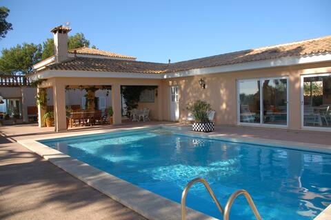 Villa in Mallorca with pool and sea views