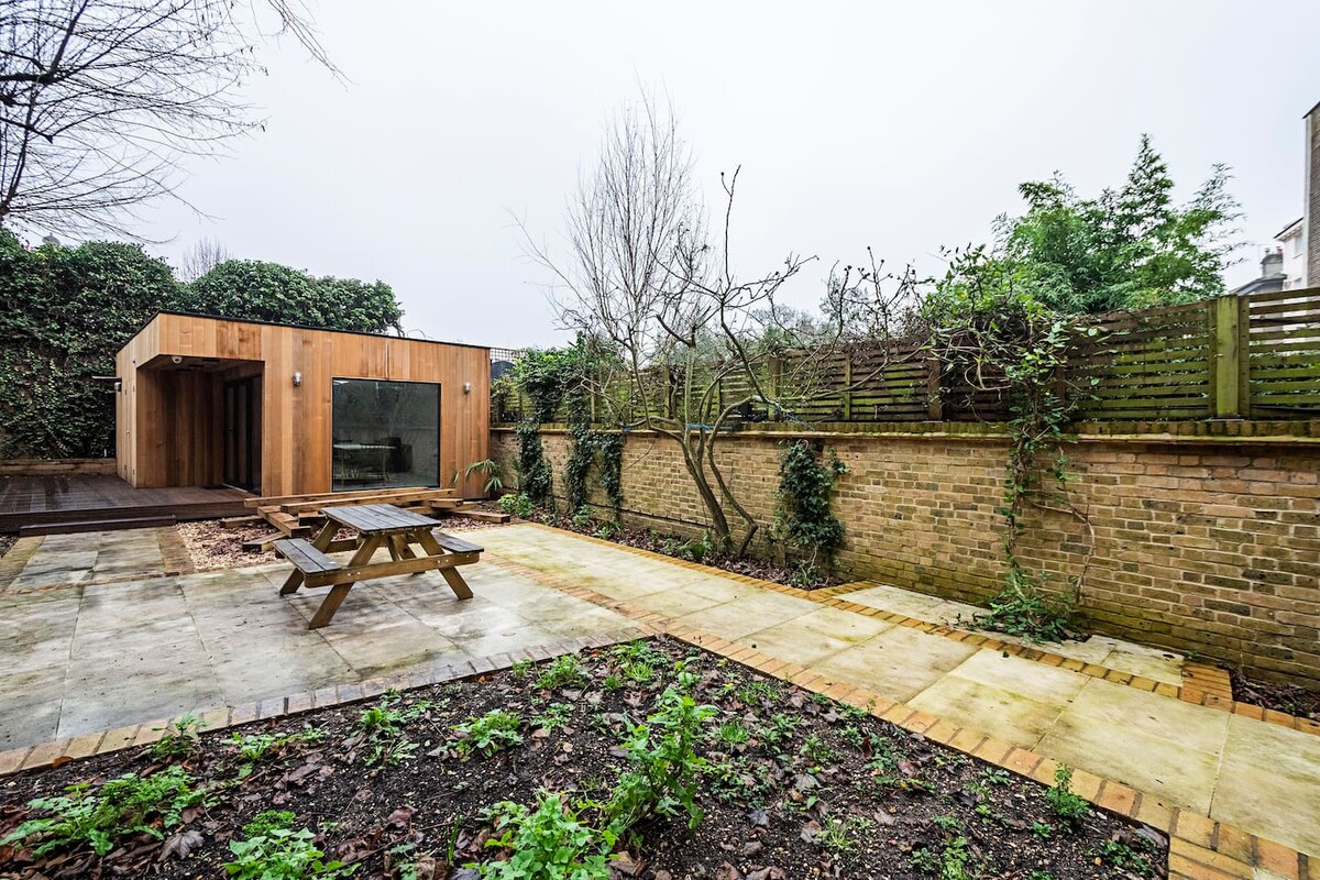 5-8-st-marks-square-nw1-7tn-london-BUILDING-1