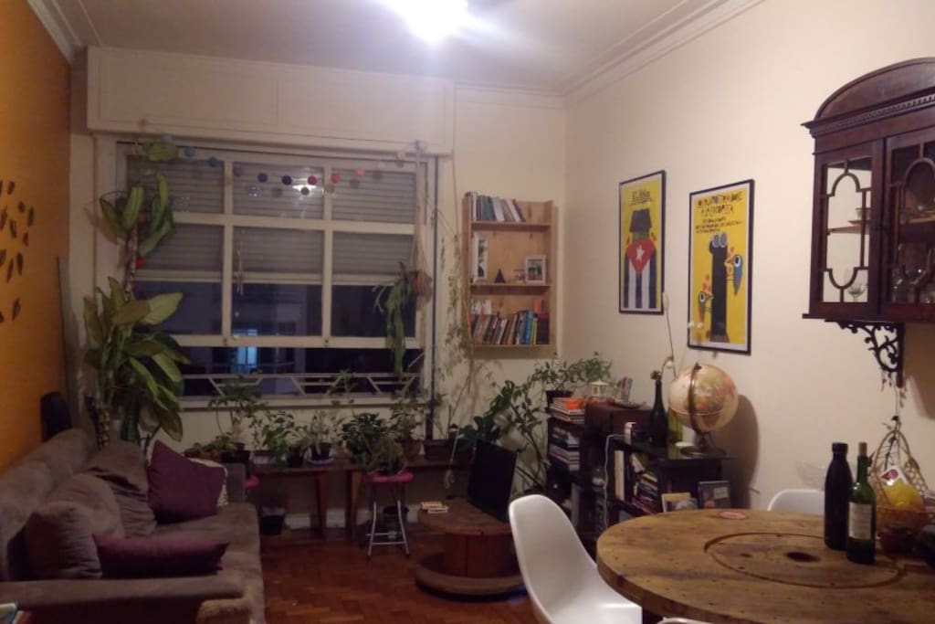 Sala com sofá cama super confortável