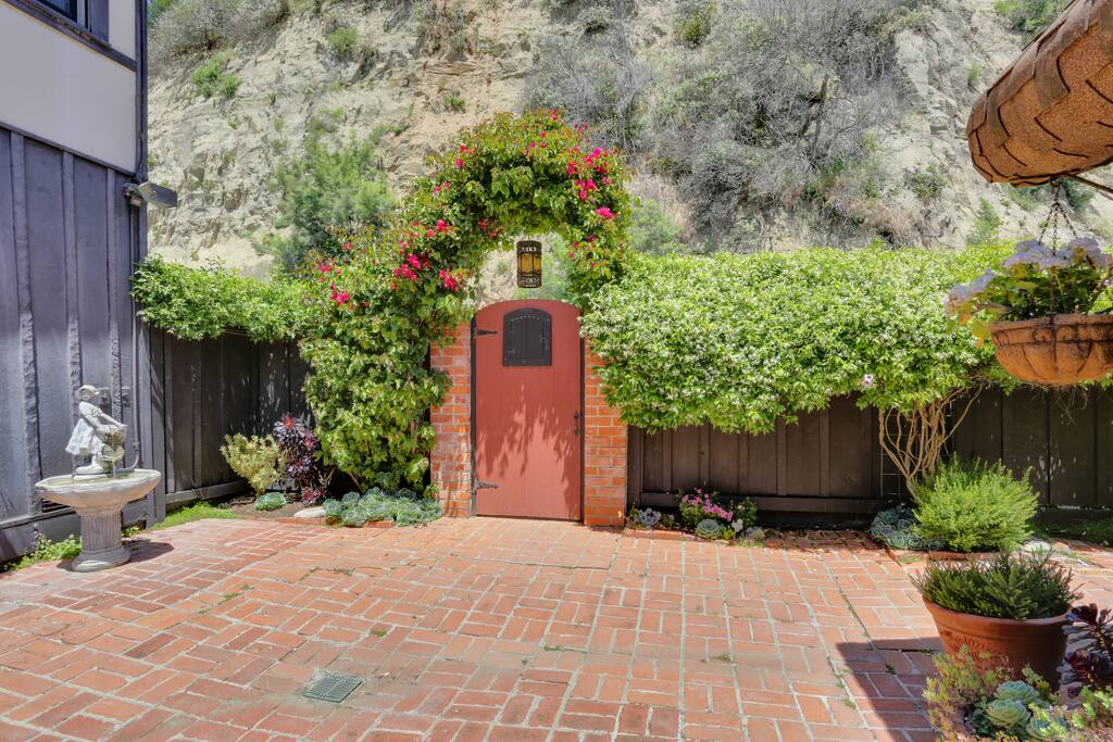 Courtyard entrance from the street