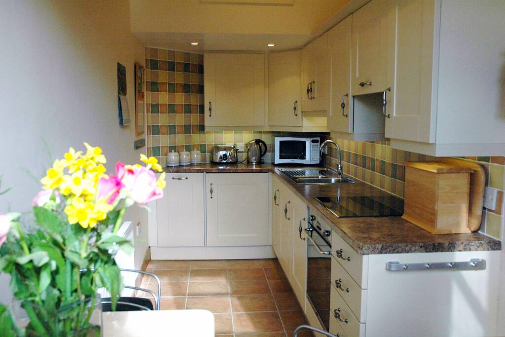 Fully-fitted Kitchen