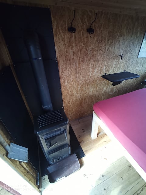Popular Airbnb listing: Cozy shepherd's wagon in Görlitz