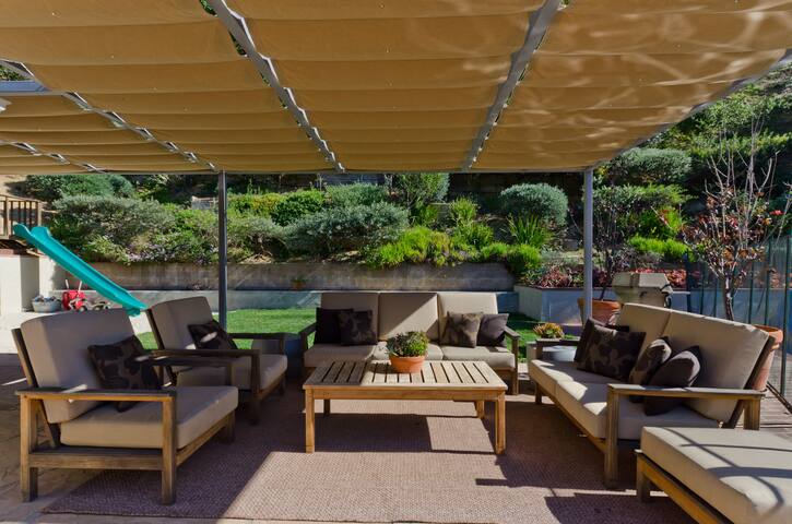 Bird Street Family Oasis w/heated pool, spa