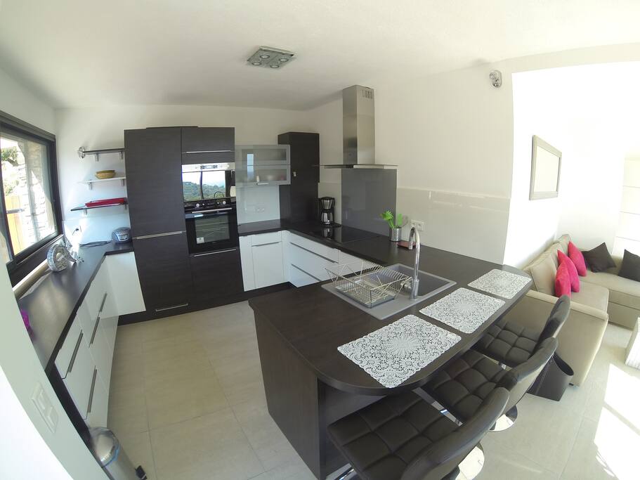 CUISINE MODERNE EQUIPEE