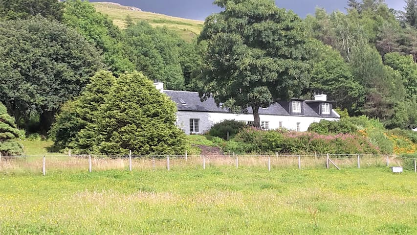 B&B  Keeper`s Cottage, Glendrynoch  Isle of Skye