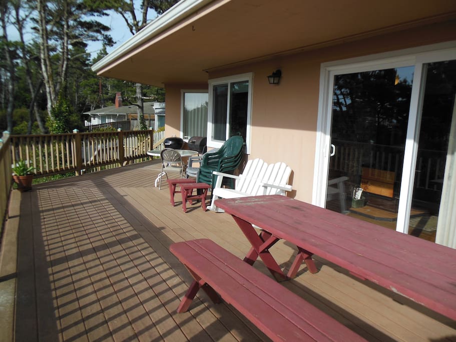 Large Deck on Oceanside of House