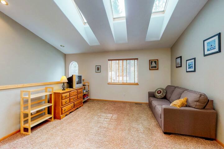 Lovely Home W Large Fenced Yard Pool Table Deck Near Hiking Trails Houses For Rent In South Lake Tahoe California United States