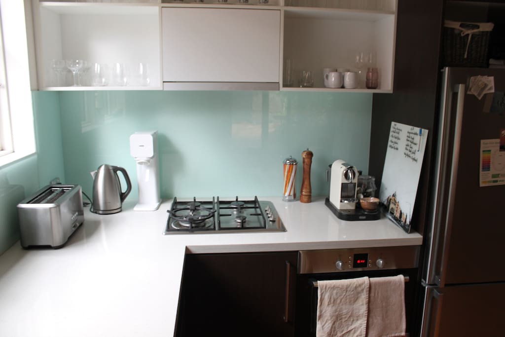 Complete kitchen with coffee machine and soda stream
