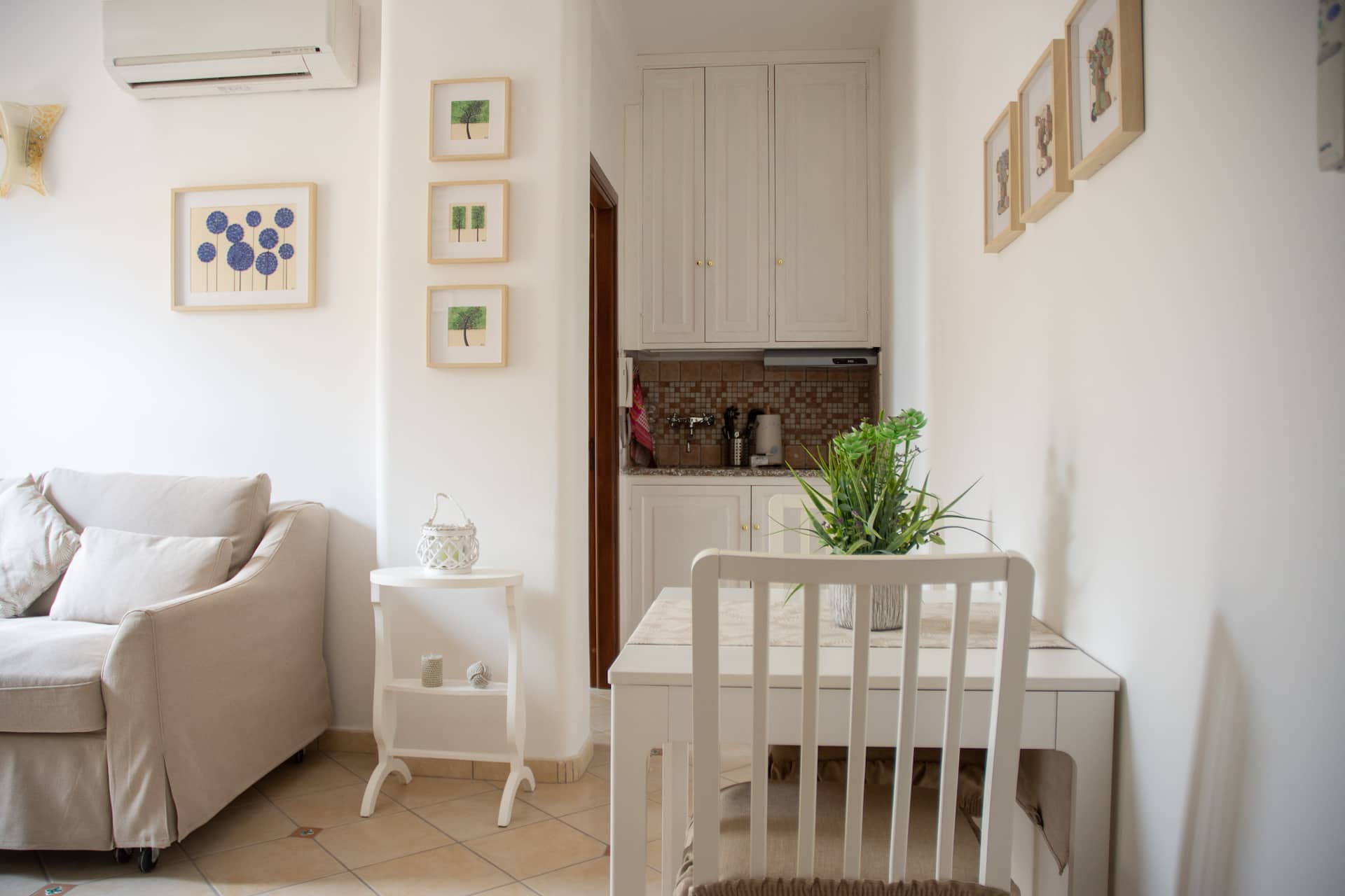 Pleasant house with central location — photo 3