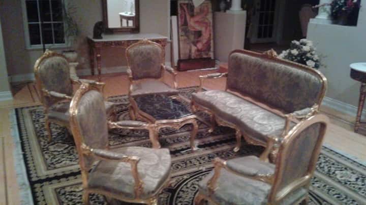 Nice Bedroom + Private Washroom - White Rock