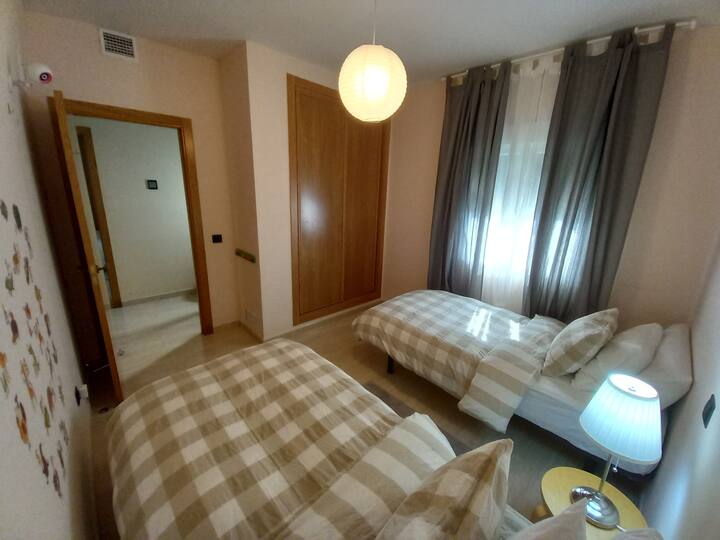 ห้องนอน 2 เตียงเดี่ยวเตียงเดี่ยว