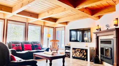 Family cottage and SPA near Mont Orford