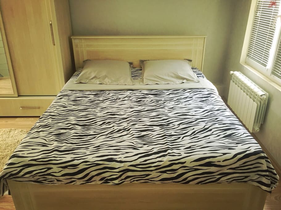 Queen size bed