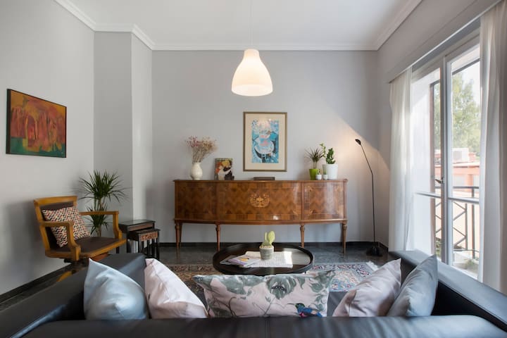 Cosy apartment with amazing view of the Acropolis