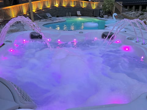 Luxury PA cabin, heated pool, hot tub, game r