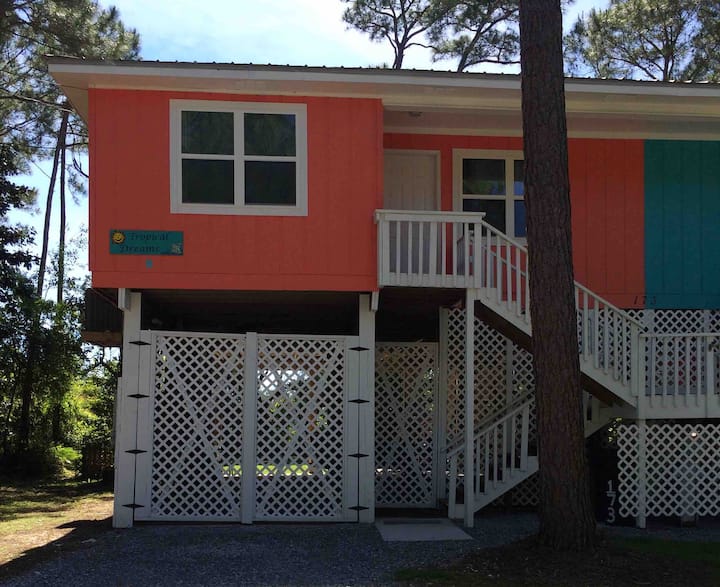 Tropical Dreams Super cute and clean! Townhouses for Rent in