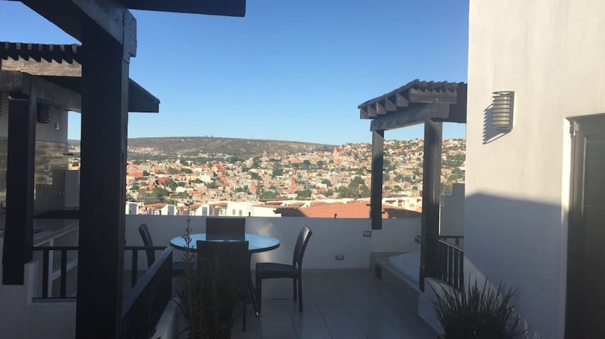 ENTIRE HOUSE & MAGNIFICENT VIEW!!