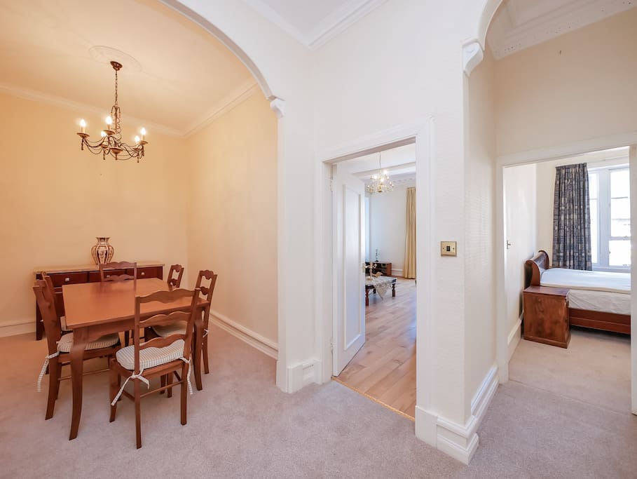 Hall / Dining