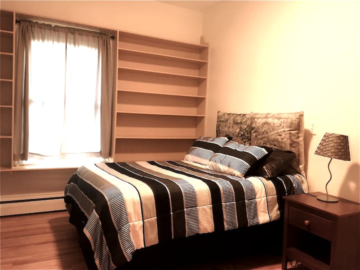 Спална соба 2 со брачен кревет (широк 125 - 149 см)