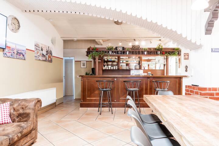 ※ Casa BARvaria ※Incredible 8BR※ HUGE※With a BAR ※ gallery image 4