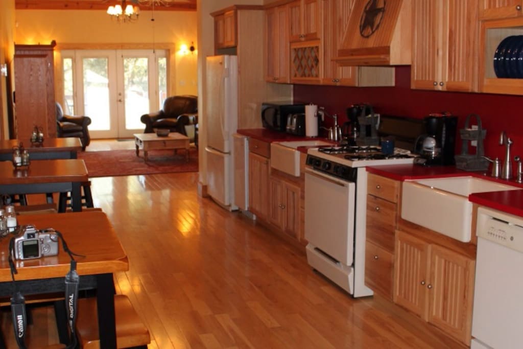 All guests have access to a fully stocked kitchen with coffee makers, microwaves, stove, refrigerator and ice maker.
