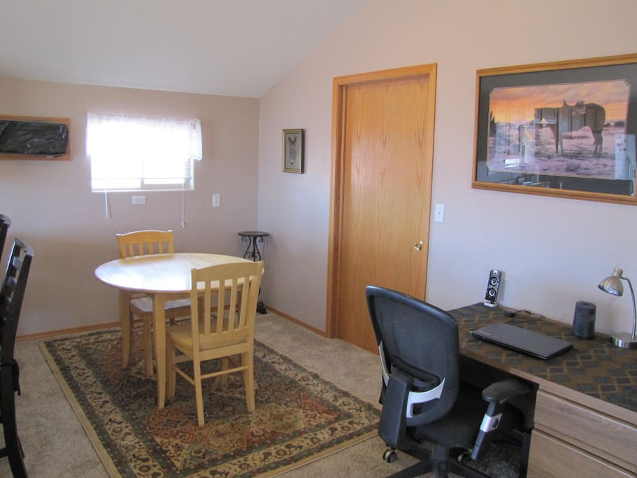 Dining Area & Workspace