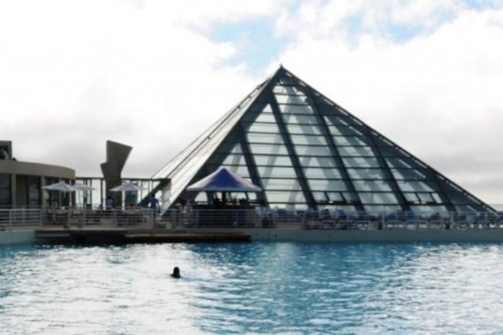 Piscina temperada piramide