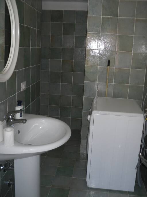 Bagno con doccia