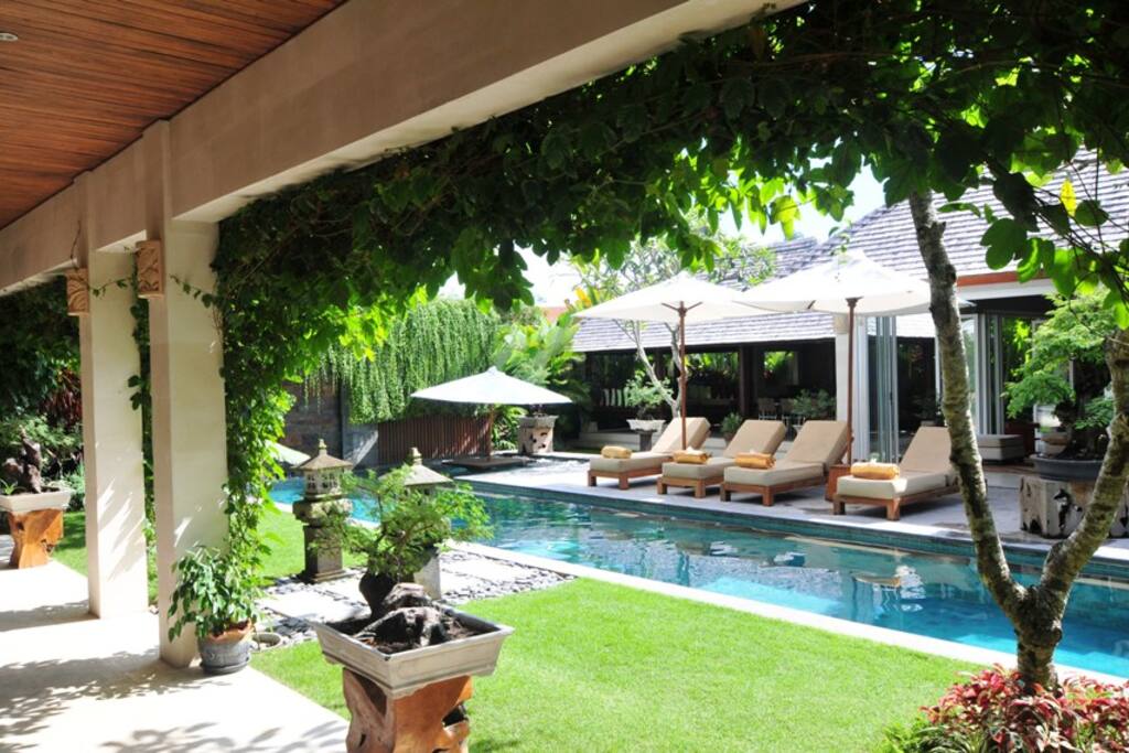 Tenang - 5 Bedroom Villa, Book 4 Bedroom, sleeps 8 guests
