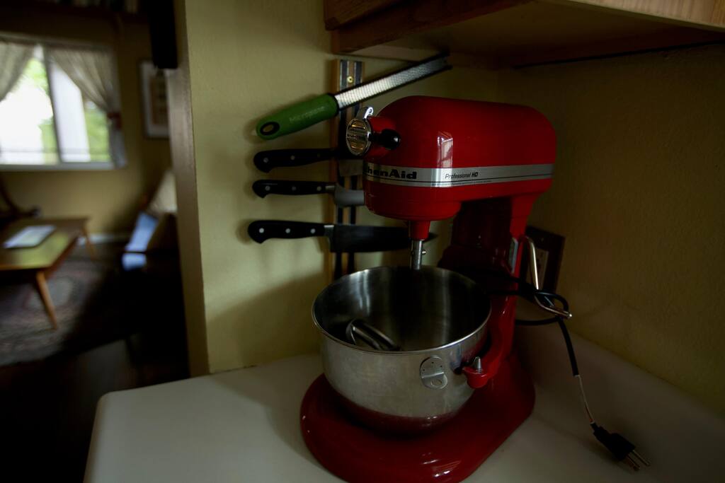 good knives & a cook's kitchen
