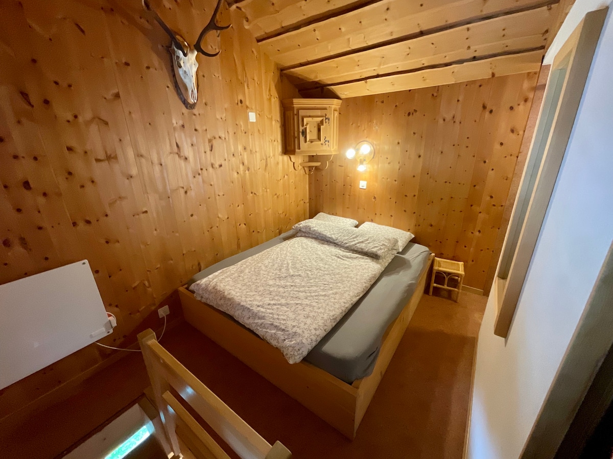 Útulný loft s dvojlôžkom. 