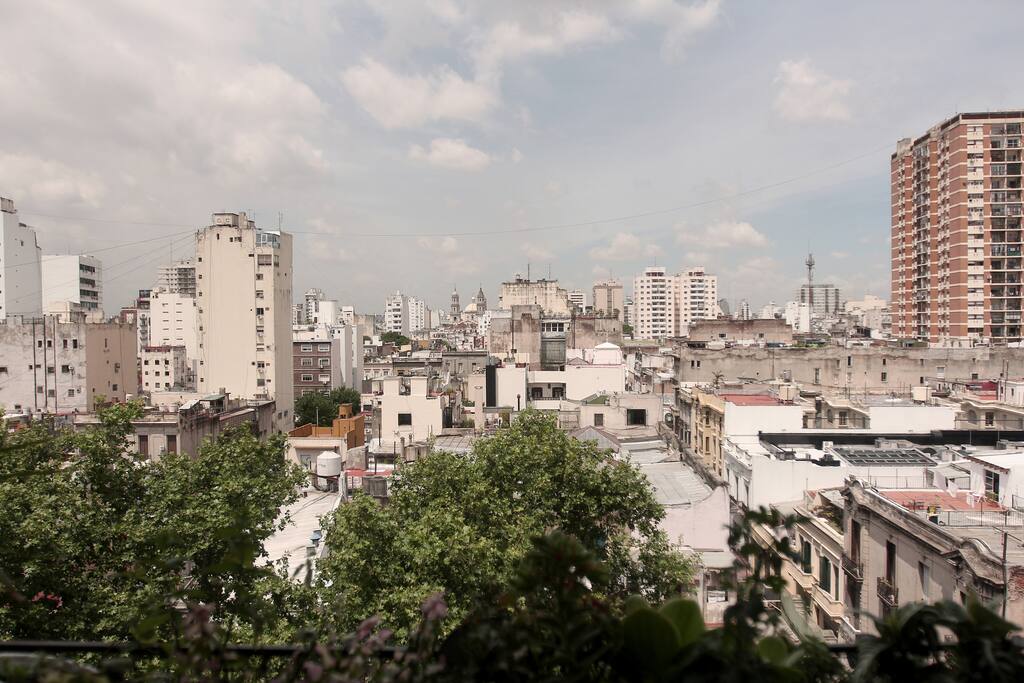 The view from the apartment over San Telmo / La vista sobre San Telmo