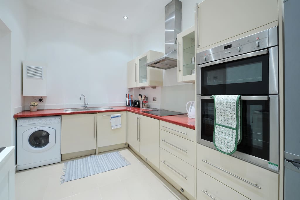 Fully fitted kitchen with essential utensils