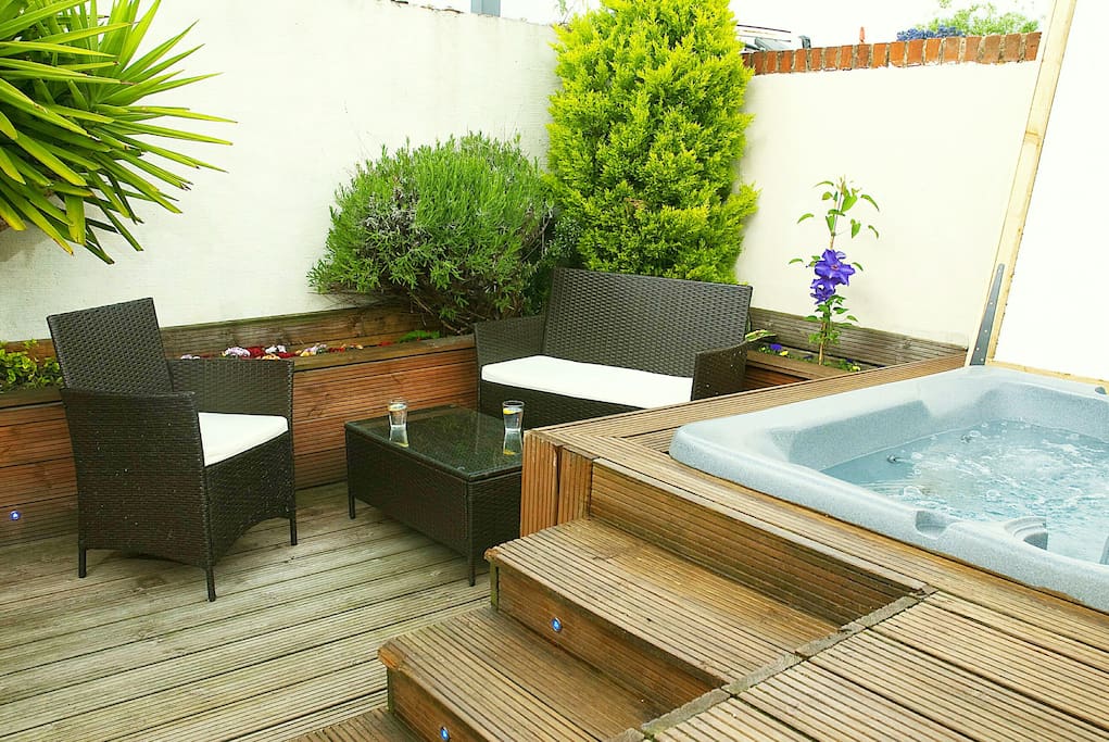 Garden sitting area and hot tub