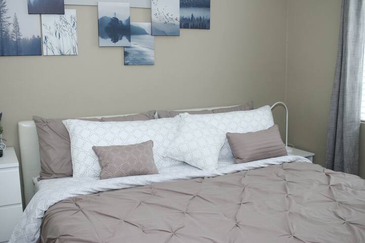 Საძინებელი #2: საწოლი 193 × 203 სმ 