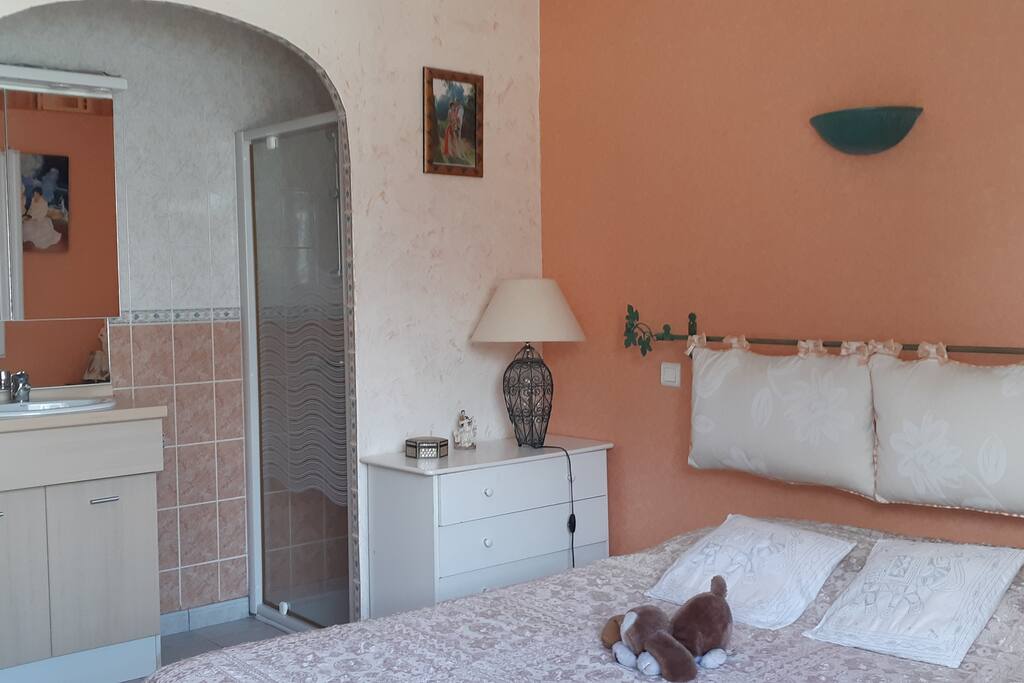 Chambre avec salle d'eau