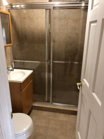 Large 4 Bedroom Duplex in the Heart of Brooklyn gallery image 4