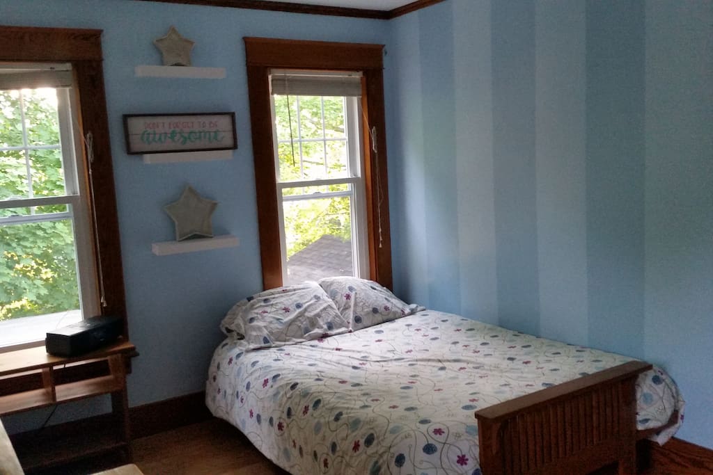 Bedroom 1, one double bed
