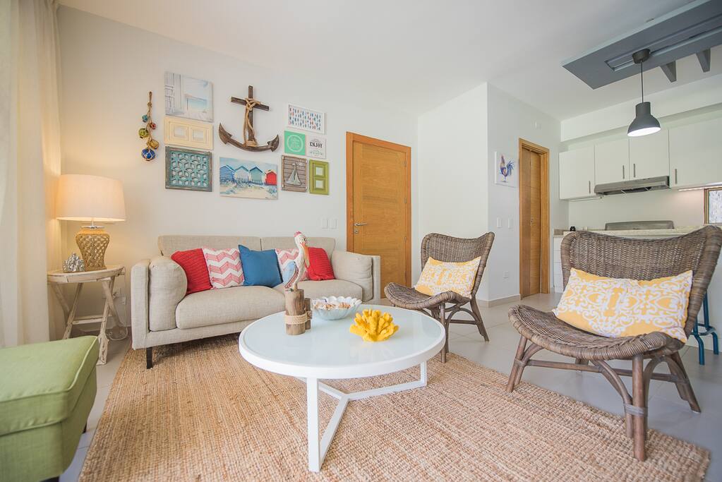 Roomy Living Room with plenty of room for guests