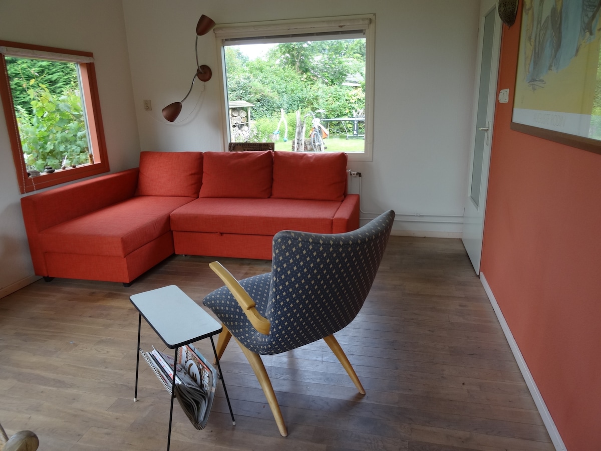 Top performing Airbnb: House with big garden close to sea in Ouddorp