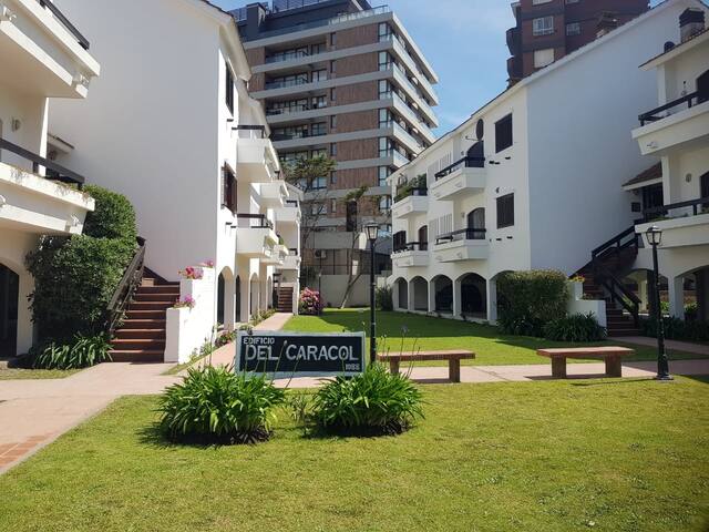 Dpto. a metros del Mar con cochera_Pinamar